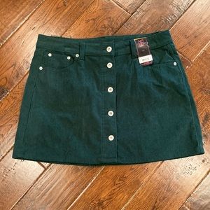 Junior’s No Boundaries Corduroy Green Skirt Size 13 NEW